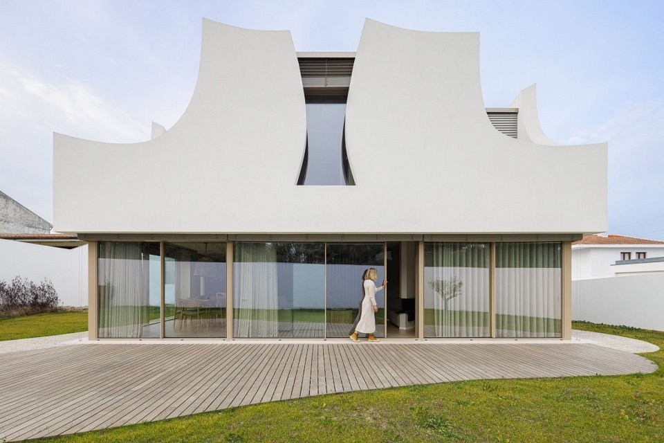 “花瓣庭院”住宅，波尔图 / Sandra Micaela Casinha Atelier