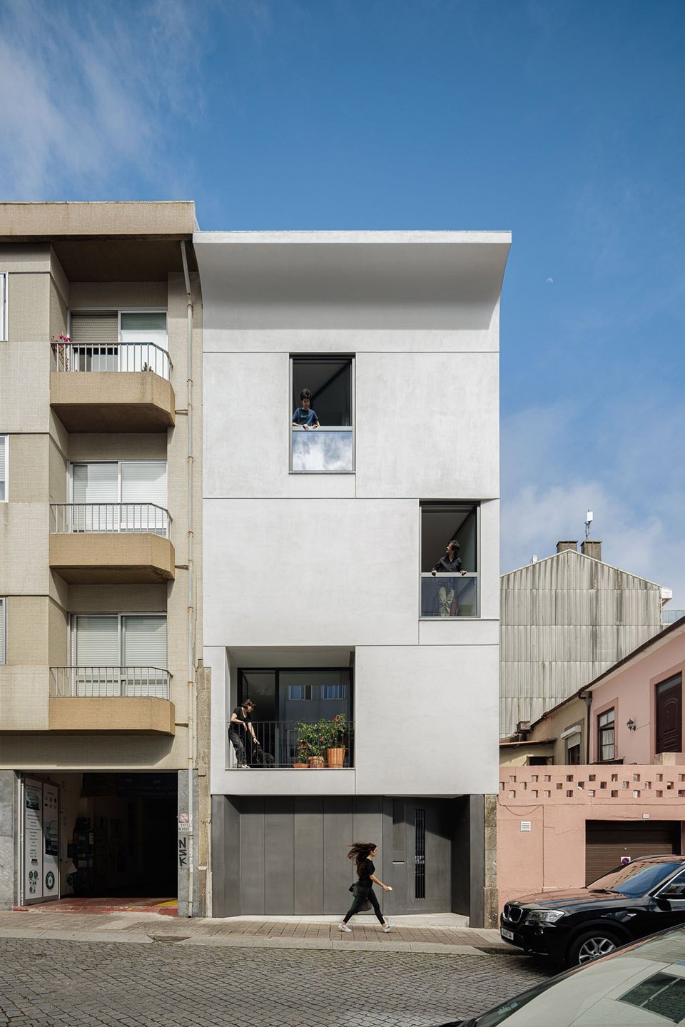 垂直住宅，波尔图 / Tsou Arquitectos