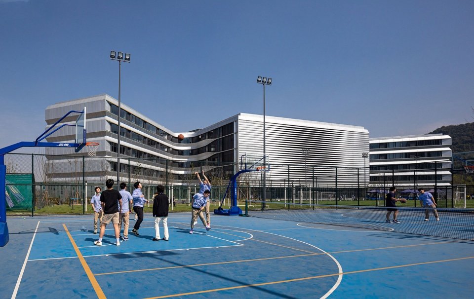 HIS 杭州国际学校 / 朱培栋 -line+ 建筑事务所 & gad HIS 杭州国际学校 / 朱培栋 -line+ 建筑事务所 & gad