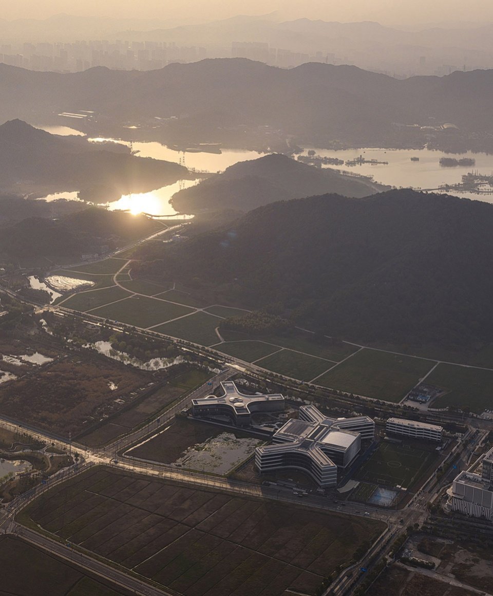 HIS 杭州国际学校 / 朱培栋 -line+ 建筑事务所 & gad HIS 杭州国际学校 / 朱培栋 -line+ 建筑事务所 & gad