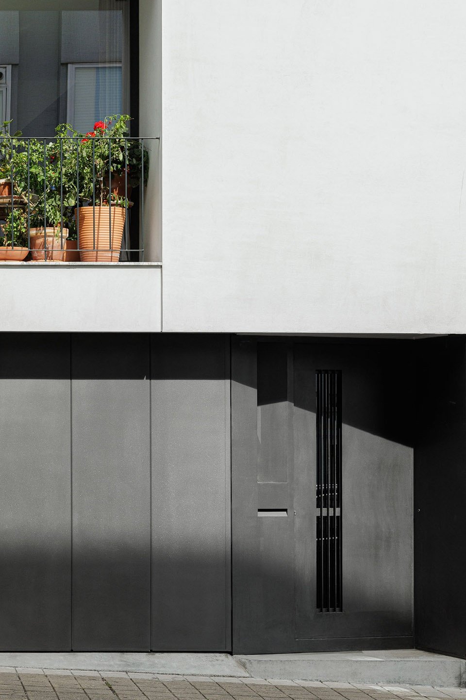 垂直住宅，波尔图 / Tsou Arquitectos