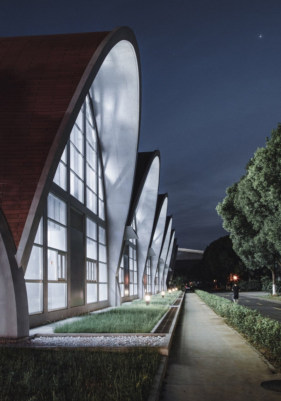 东南大学游泳馆，南京 / 东南大学建筑设计研究院有限公司周琦工作室