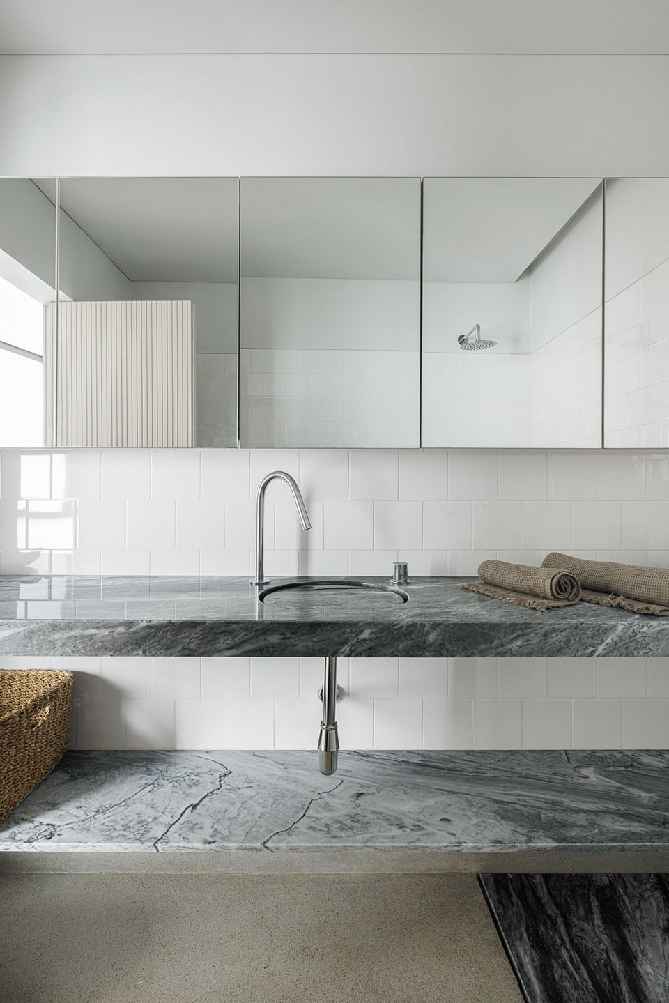 垂直住宅，波尔图 / Tsou Arquitectos