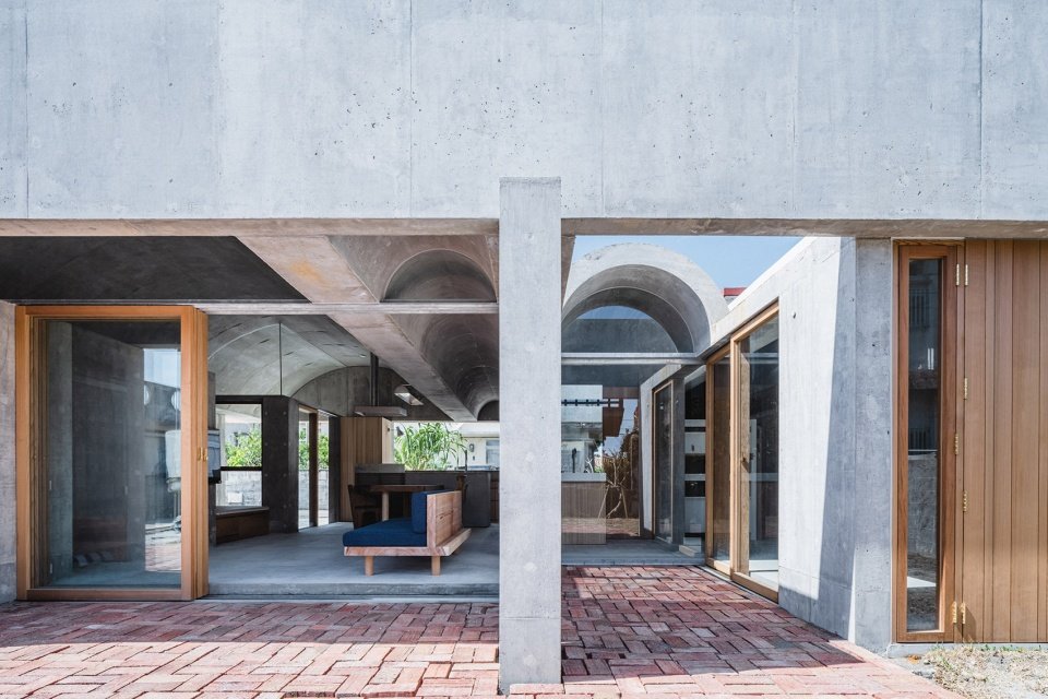 志坚原住宅，日本冲绳 / Studio Cochi Architects