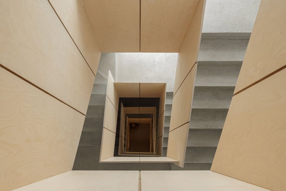 垂直住宅，波尔图 / Tsou Arquitectos