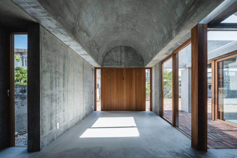 志坚原住宅，日本冲绳 / Studio Cochi Architects