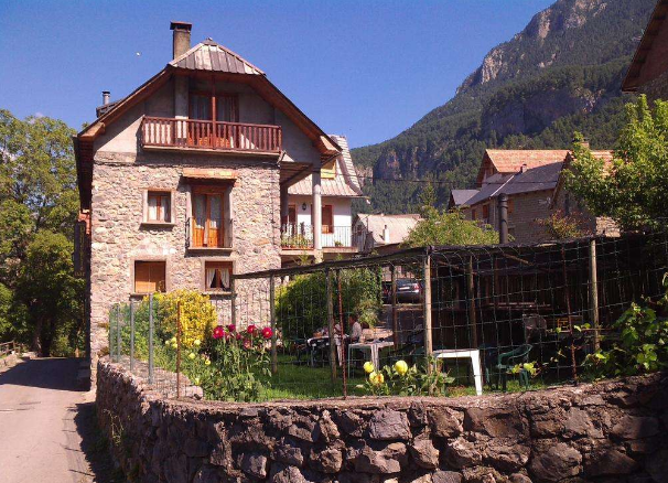 乡村民宿，需要鲜活有温度的乡村感！