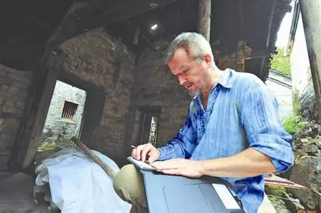 疯子建筑师用 6 年时间，打造了他的“秘密花园”！