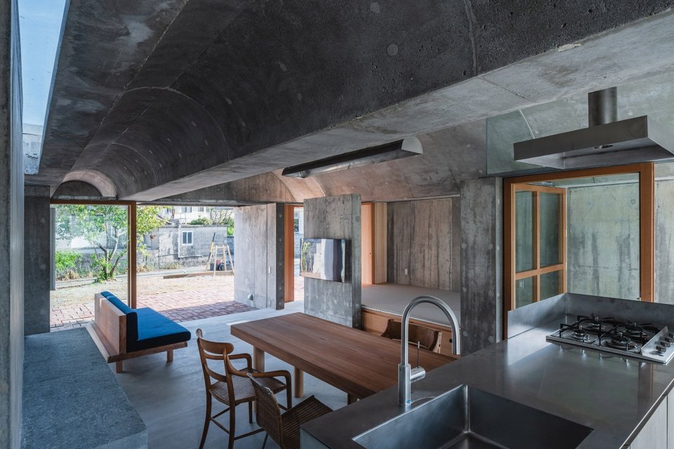 志坚原住宅，日本冲绳 / Studio Cochi Architects