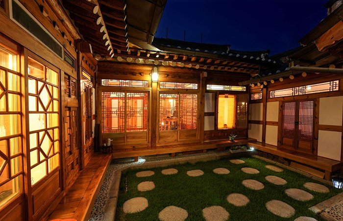 高人气却添乱，国外民宿怎么管？