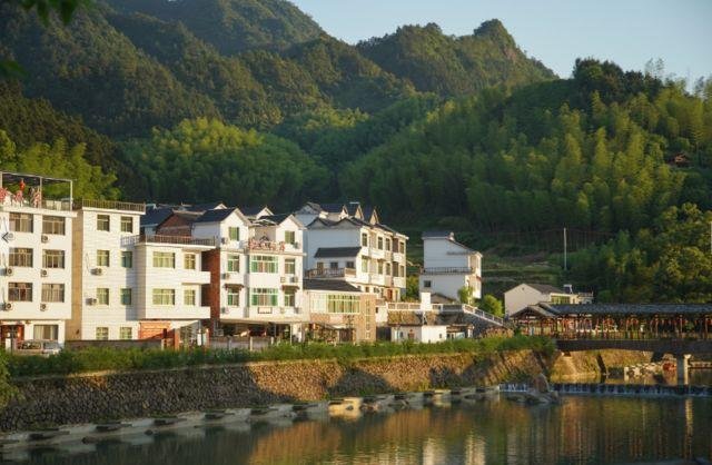 【向往的生活】在千岛湖,推窗只见满山苍翠 【向往的生活】在千岛湖,推窗只见满山苍翠