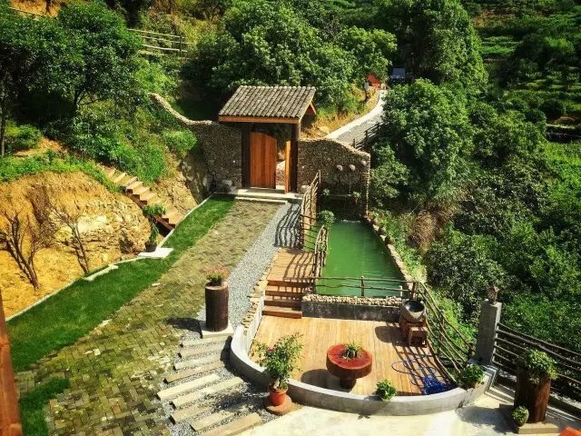 他隐居千岛湖,在 3000 亩桃源改造老房终圆田园梦 他隐居千岛湖,在 3000 亩桃源改造老房终圆田园梦