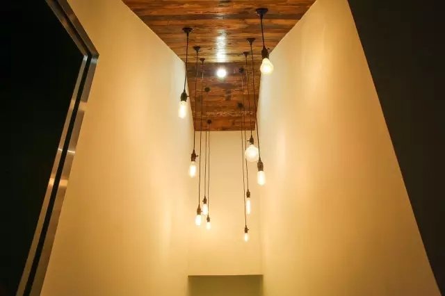 他隐居千岛湖,在 3000 亩桃源改造老房终圆田园梦 他隐居千岛湖,在 3000 亩桃源改造老房终圆田园梦