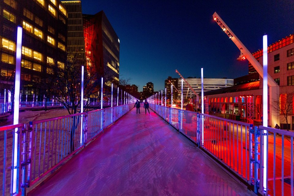 第 24 届蒙特利尔灯光节“环形冰场”装置 / Montréal en Lumière