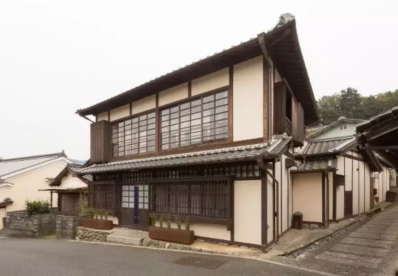 日本 8 个古建筑改造的民宿案例