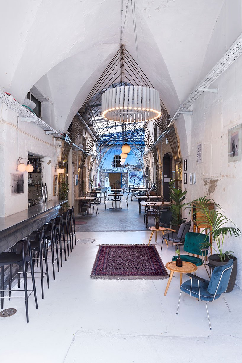 战争中幸存的建筑——乡村风小酒馆设计