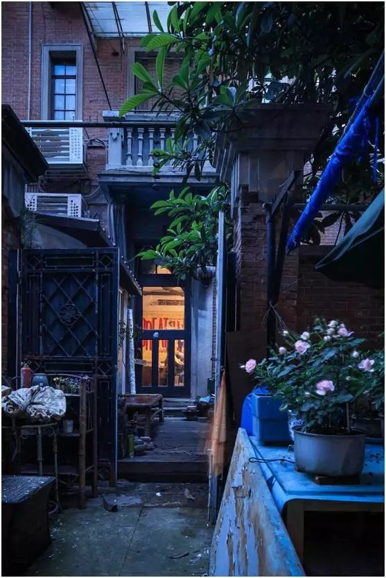 他用旧物为魔都打造了一间孤独的民宿 他用旧物为魔都打造了一间孤独的民宿