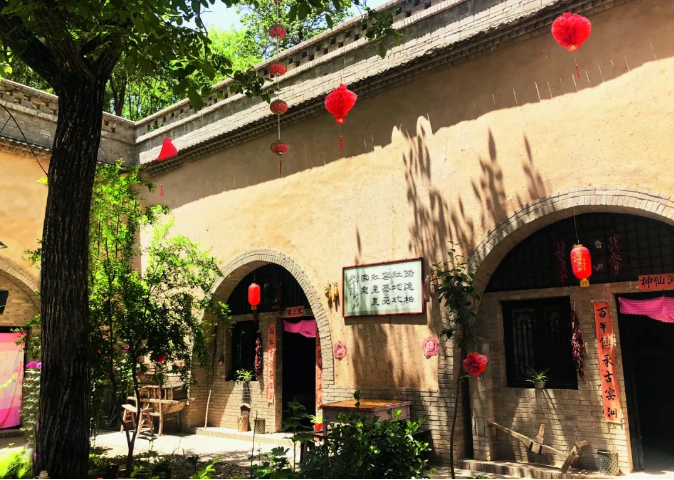 地下古村重焕新生——以陕西省三原县柏社村地坑窑改造为例