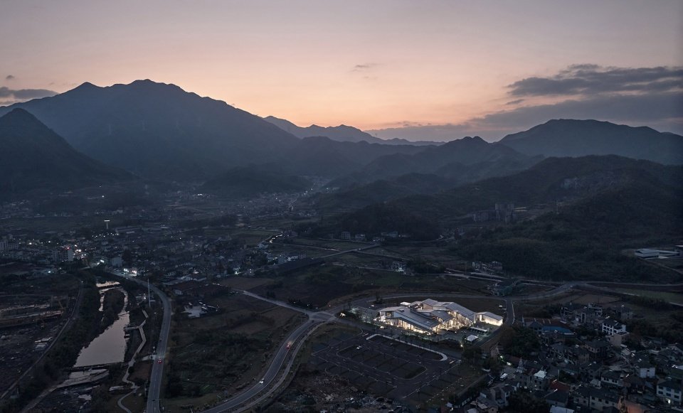 余村游客综合服务中心，浙江 / 杭州在地建筑设计事务所 + 中国美术学院风景建筑设计研究总院有限公司