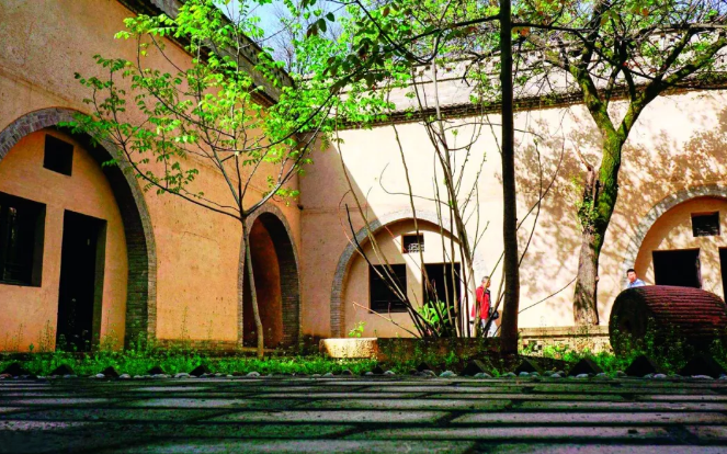 地下古村重焕新生——以陕西省三原县柏社村地坑窑改造为例