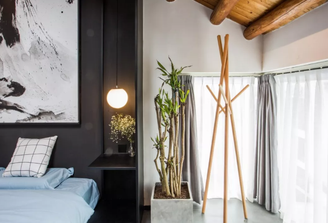 民宿改造︱老旧房改造而成的民宿融入山野之中