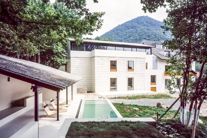 荒废的民国老宅，爆改后变成了绝美别墅！