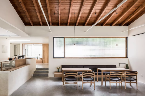 荒废的民国老宅，爆改后变成了绝美别墅！