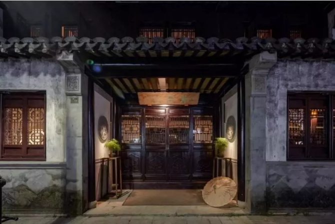 看百年老宅如何诉说它的故事...... 看百年老宅如何诉说它的故事......