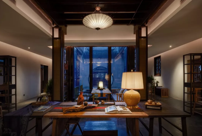 看百年老宅如何诉说它的故事...... 看百年老宅如何诉说它的故事......