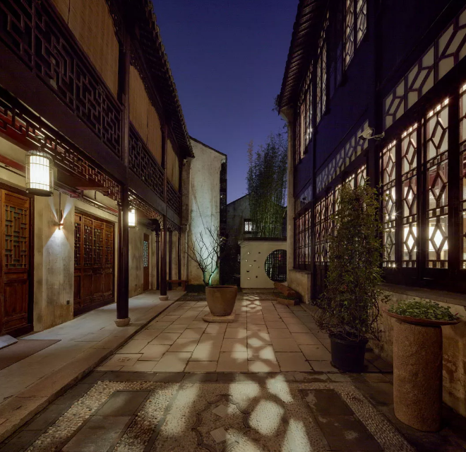 看百年老宅如何诉说它的故事...... 看百年老宅如何诉说它的故事......