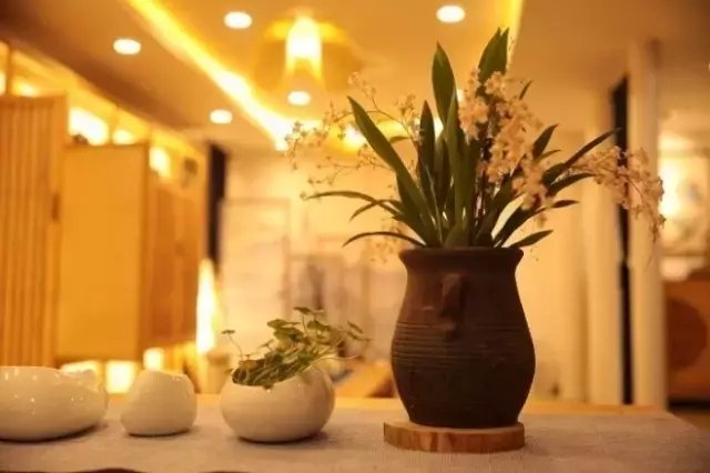 由繁华闹市到宁静优雅只是一个转身的距离 由繁华闹市到宁静优雅只是一个转身的距离