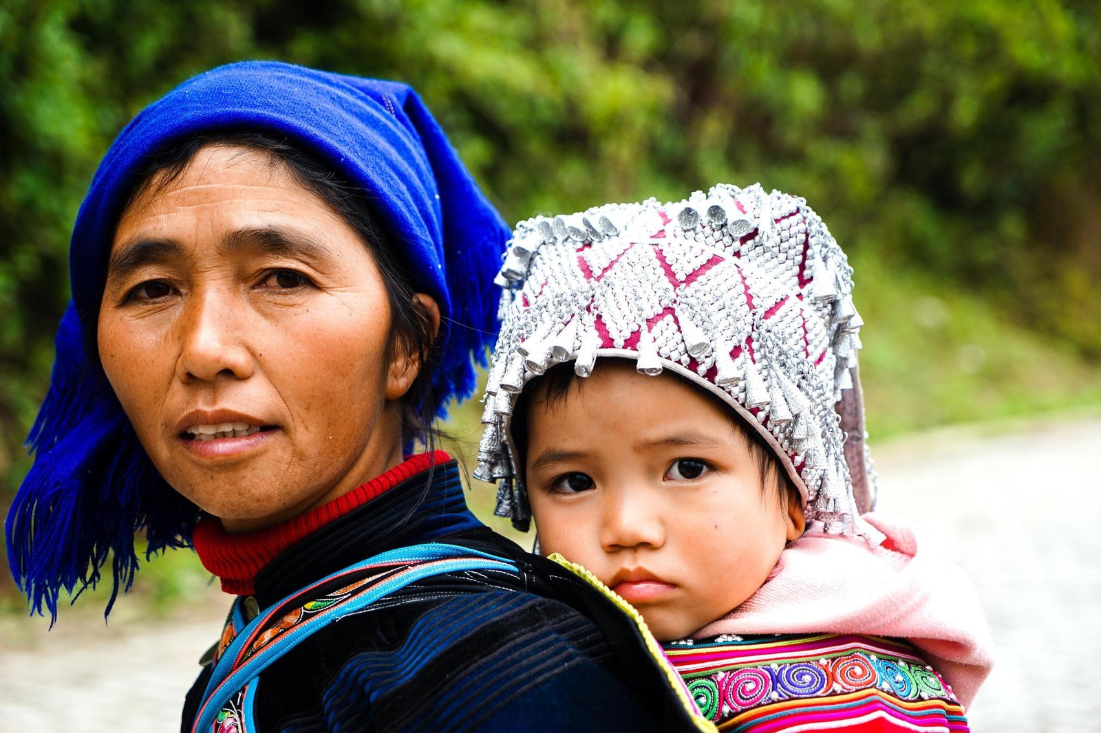 探索哈尼族人的特色民居：可爱的“蘑菇屋”！