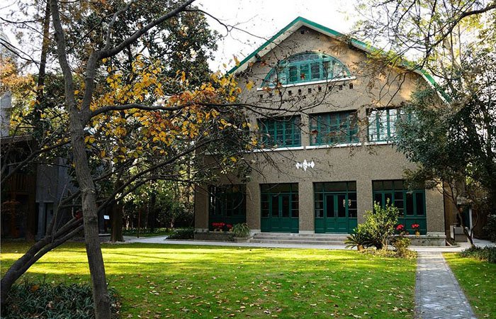 武康路：名人故居林立 亲历上海百年风起云涌