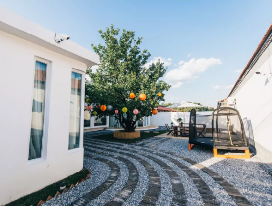 民宿十年考：大浪淘沙始见金