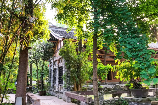 为挽救生态，他造了 400㎡的绝美古宅！