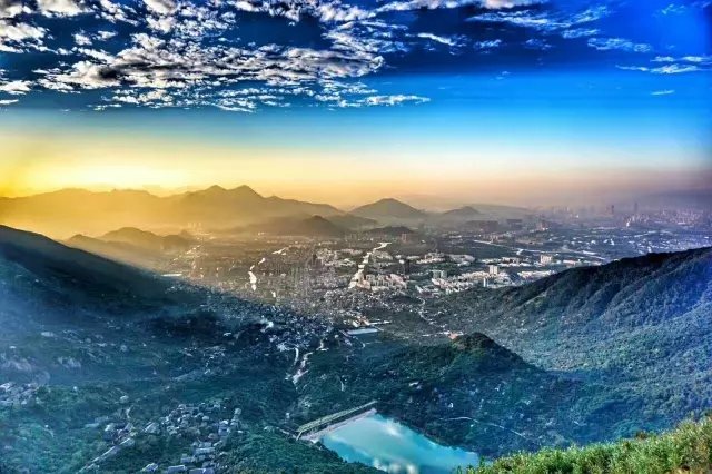 老宅改造丨 6 个月爆改古村老宅，一家 3 口把童话搬进自家小院