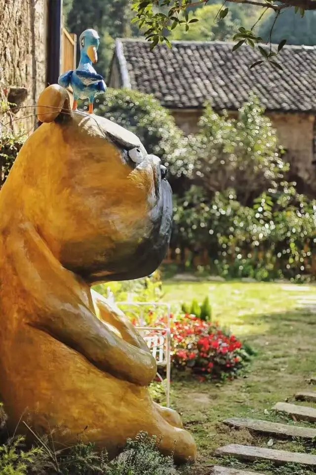 老宅改造丨 6 个月爆改古村老宅，一家 3 口把童话搬进自家小院