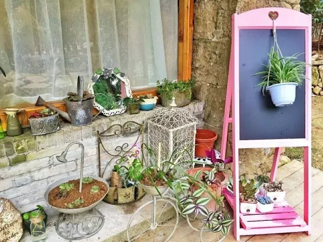 老宅改造丨 6 个月爆改古村老宅，一家 3 口把童话搬进自家小院