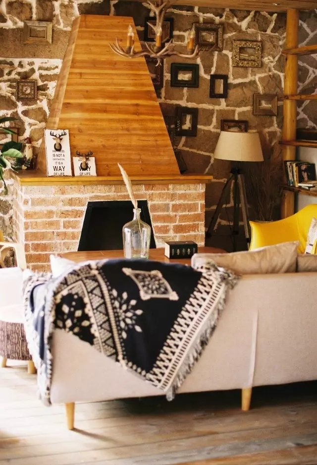 老宅改造丨 6 个月爆改古村老宅，一家 3 口把童话搬进自家小院