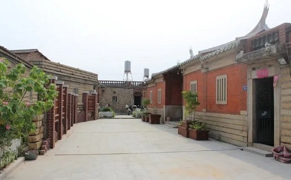 蔡氏古民居:红砖古厝 艳丽恢弘 蔡氏古民居:红砖古厝 艳丽恢弘