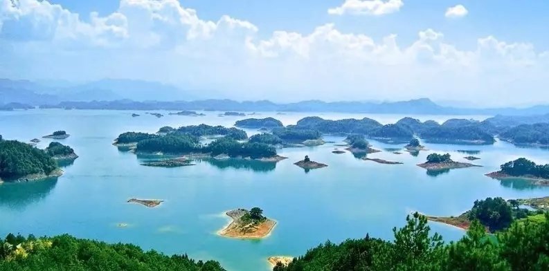 他斥资千万造出梦中的家，消解了 29 万游子的乡愁！