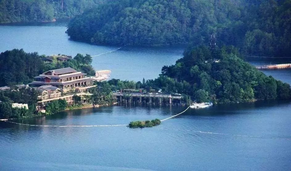 他斥资千万造出梦中的家，消解了 29 万游子的乡愁！