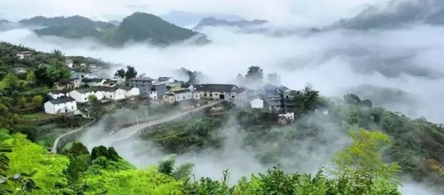 他斥资千万造出梦中的家，消解了 29 万游子的乡愁！