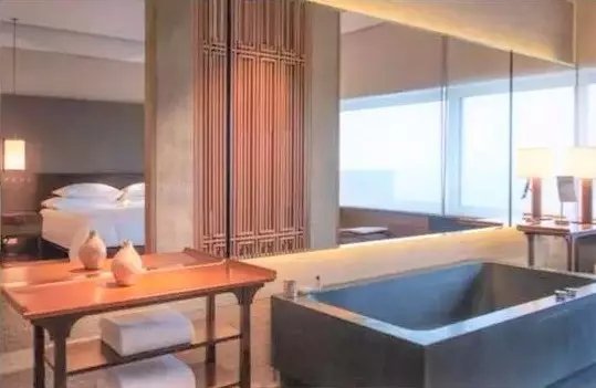 他斥资千万造出梦中的家，消解了 29 万游子的乡愁！