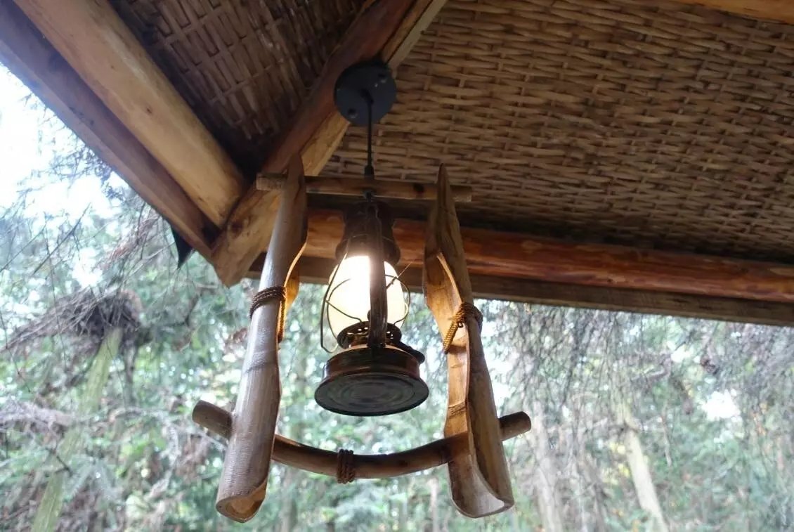 57 岁的他花 5 年时间打造童话树屋,竟成绝佳避暑胜地 57 岁的他花 5 年时间打造童话树屋,竟成绝佳避暑胜地