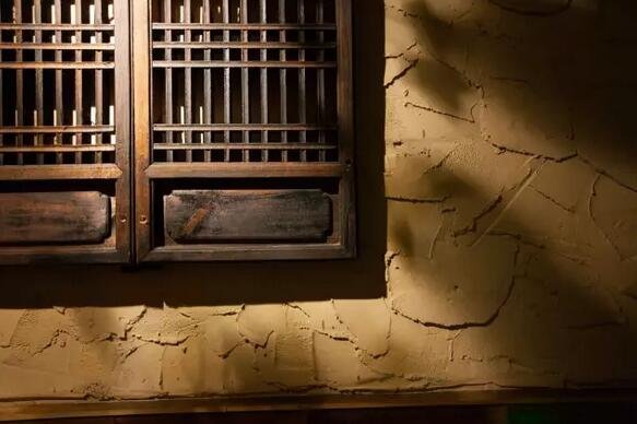 他把云南 26 个民族装进一间屋子