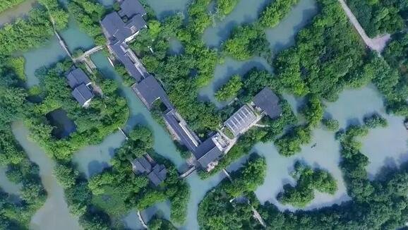 放弃阿里百万年薪,他造了 7 栋纯白色的家 放弃阿里百万年薪,他造了 7 栋纯白色的家