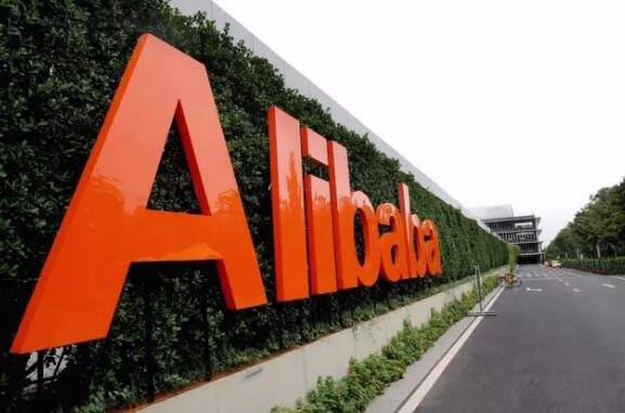 放弃阿里百万年薪,他造了 7 栋纯白色的家 放弃阿里百万年薪,他造了 7 栋纯白色的家