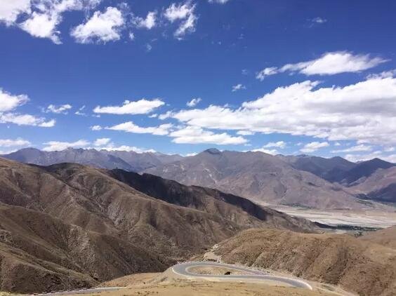 放弃阿里百万年薪,他造了 7 栋纯白色的家 放弃阿里百万年薪,他造了 7 栋纯白色的家