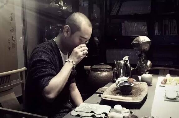 放弃阿里百万年薪,他造了 7 栋纯白色的家 放弃阿里百万年薪,他造了 7 栋纯白色的家